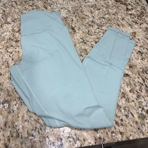 Lululemon aligns 28”